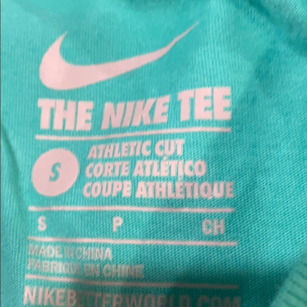 Nike tee - Picture 2 of 2